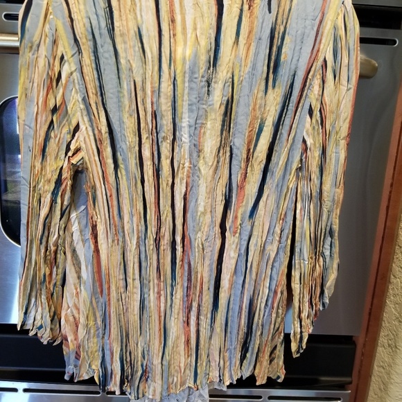 Pretty top - Picture 2 of 4